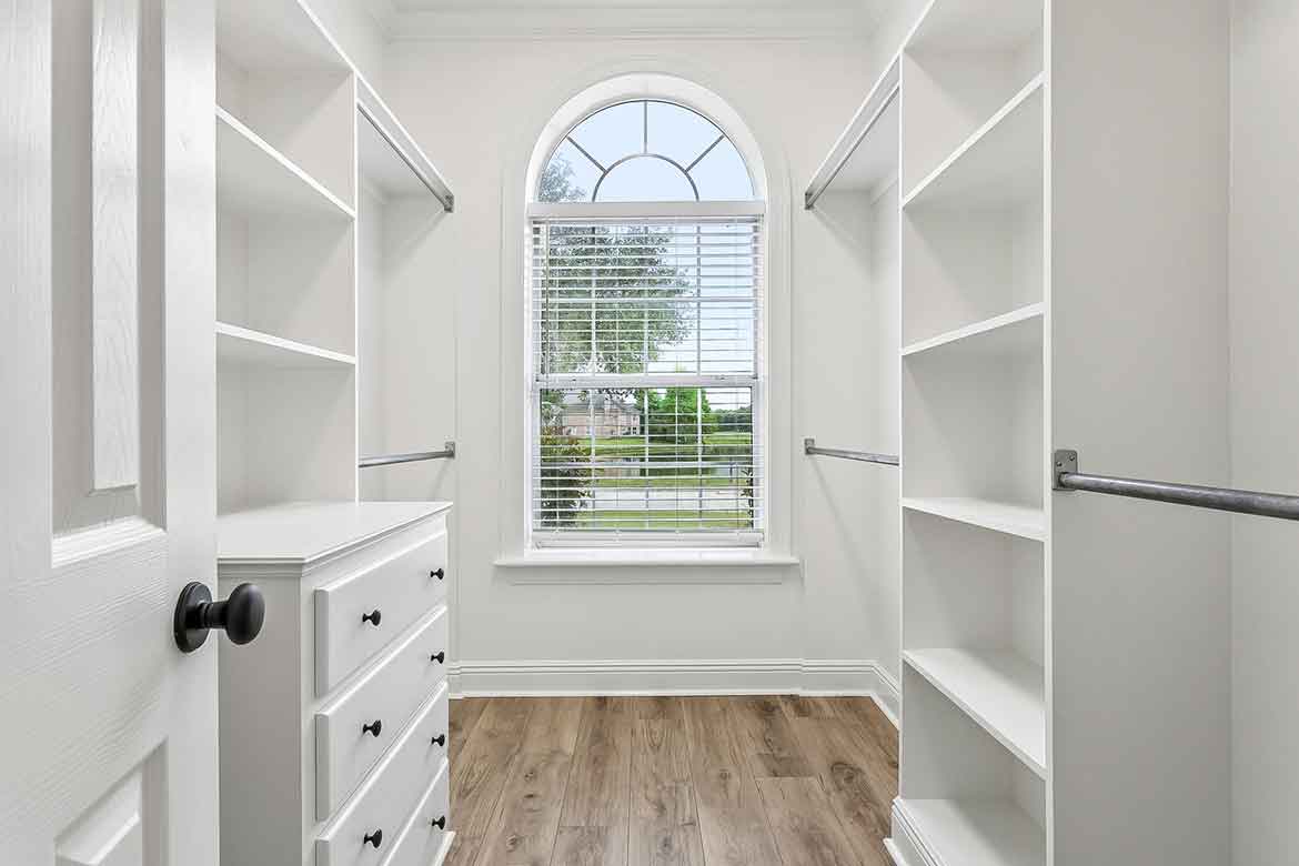 Spring remains one of the best times to sell a home, with stronger buyer demand, fewer price reductions, and higher potential profits for sellers.